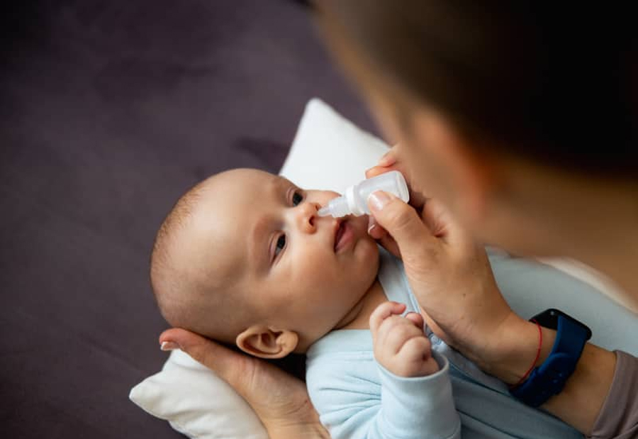 Lựa chọn thuốc nhỏ mũi trẻ em được bác sĩ khuyên dùng.