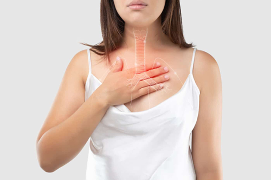 Sưng đau cổ họng, viêm thanh quản hay thậm chí ung thư thanh quản là biến chứng người bệnh có thể gặp phải nếu không điều trị hạt xơ dây thanh dứt điểm.