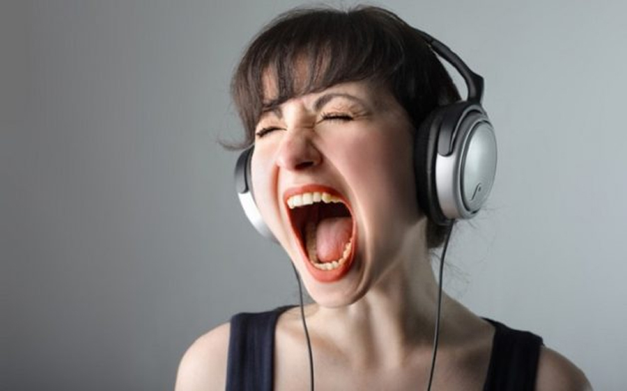 Lạm dụng giọng nói là nguyên nhân hàng đầu gây hạt xơ dây thanh.