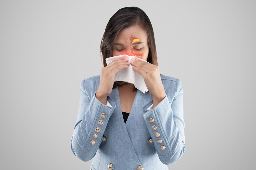 Chăm sóc và điều trị viêm mũi dị ứng để tránh biến chứng nặng nề.